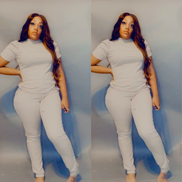 2 piece beige color set - Picture 1 of 1